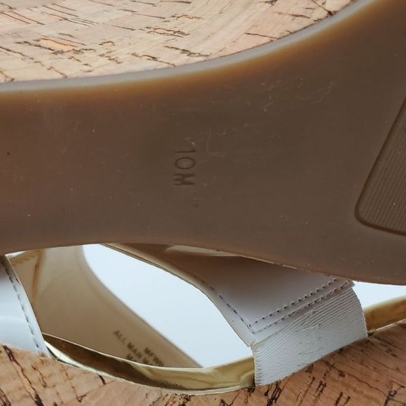 MARC FISHER White and Gold Wedge Sandals. SIZE 10M. S855 - Picture 8 of 8